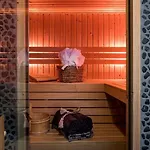 Alojamento de Acomodação e Pequeno-almoço Romantic Wellness 4*