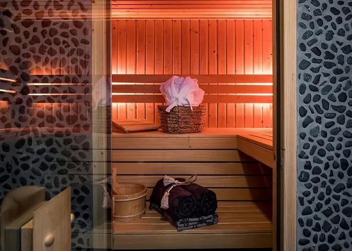 Romantic Wellness نوردفيك